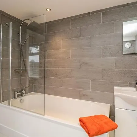 度假居 Brantlea Detached 4 Bed Home, Hot Tub, View, Parking, Pet Friendly *