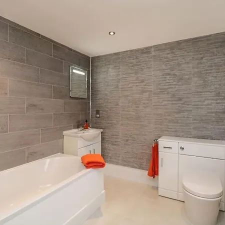 度假居 Brantlea Detached 4 Bed Home, Hot Tub, View, Parking, Pet Friendly *