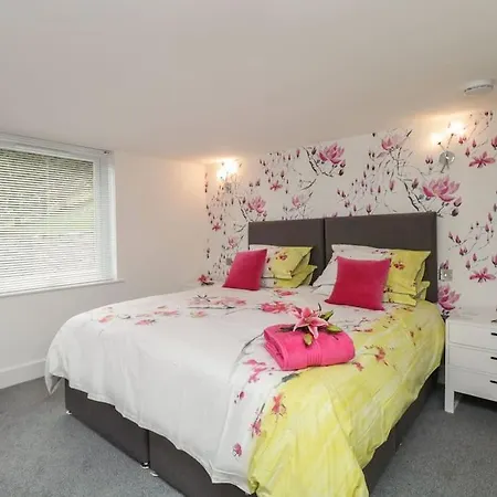 Brantlea Detached 4 Bed Home, Hot Tub, View, Parking, Pet Friendly Feriehus Bowness-on-Windermere