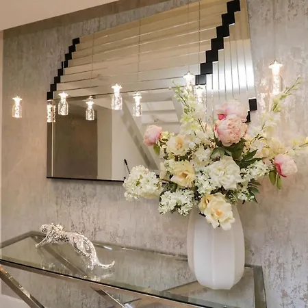 Brantlea Detached 4 Bed Home, Hot Tub, View, Parking, Pet Friendly *