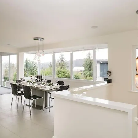 Brantlea Detached 4 Bed Home, Hot Tub, View, Parking, Pet Friendly *